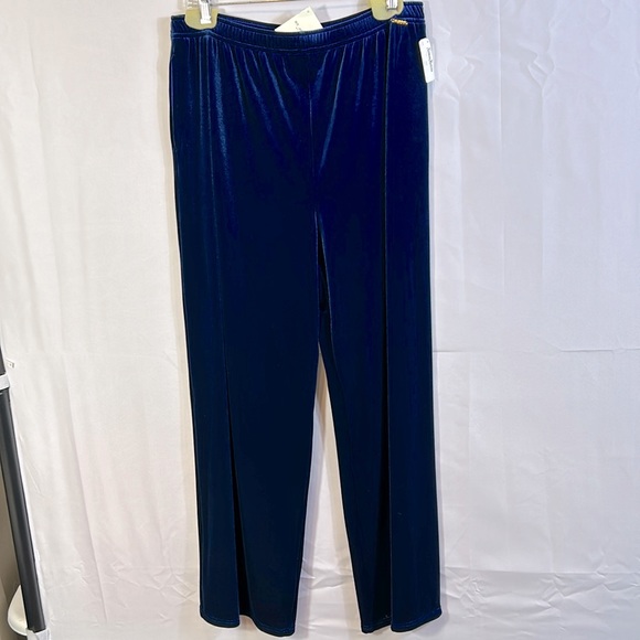 St.John Sport  Size large By Marie Gray Neiman Marcus Sapphire Blue Velvet Pants - Picture 1 of 7